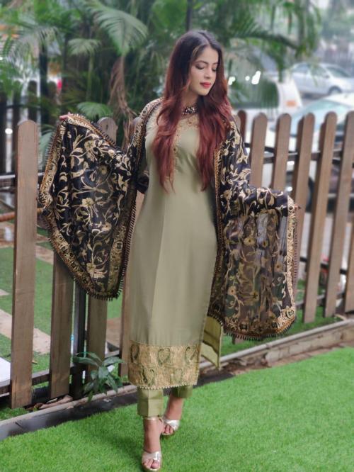 Rumaisa Fashion Alizeh RF-107 Price - 1449
